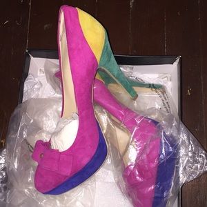 Cross Color Vibe Pumps